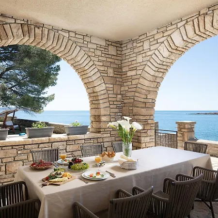 Primorka By Interhome Villa Pola